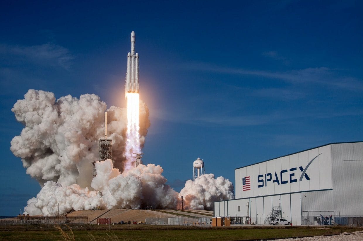 Elon Musk ziet SpaceX failliet gaan