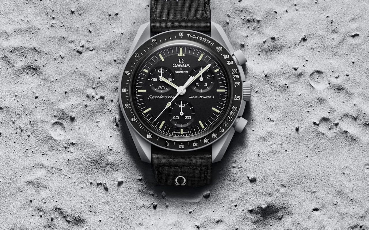 Gaaf hoor, zo'n Omega Moonwatch. Maar ook erg prijzig. De nieuwe Omega MoonSwatch is een interessant alternatief.