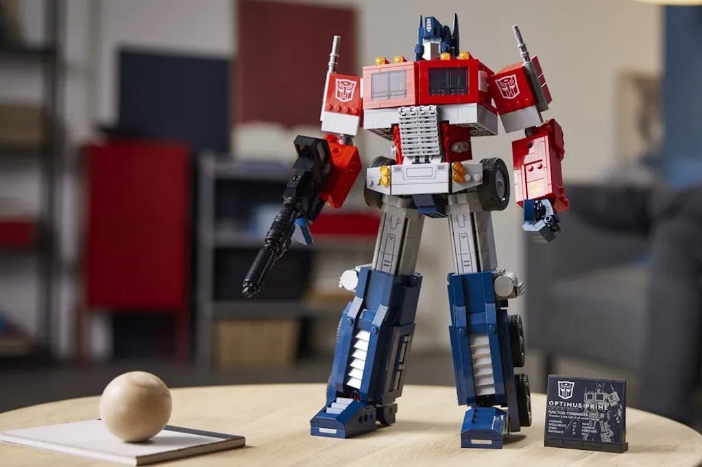 Lego Optimus Prime kan daadwerkelijk transformeren